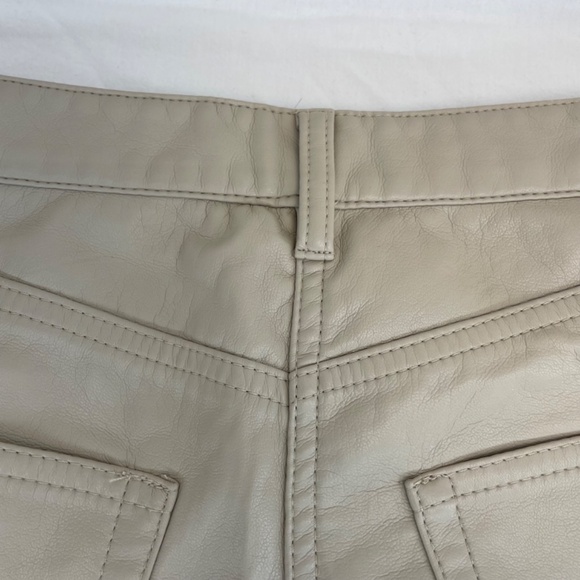Wilfred High Waist Skinny Beige Pleather Pants 26x30 Women’s Size 2 - Picture 4 of 16